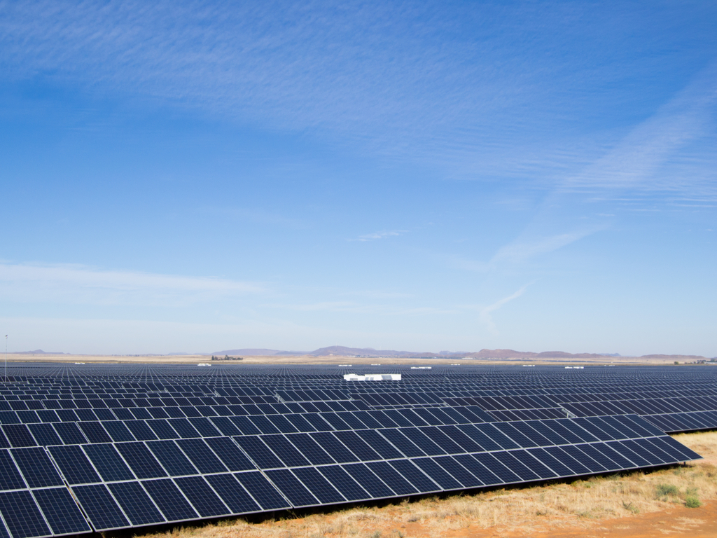 ZIMBABWE : Centragrid va injecter 25 MWc d’énergie solaire au réseau d’ici à 2021©Douw de Jager/Shutterstock