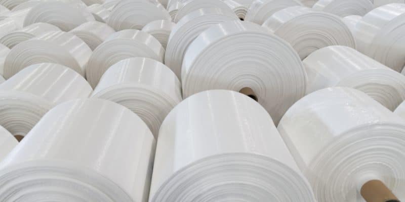 TUNISIE : la décision d’emballer le ciment avec du plastique est contestée©AYRAT ALPAROV/Shutterstock