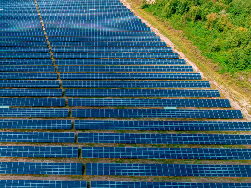 SOUTH AFRICA: Sasol invites tenders for 10 MWp solar power plants©Ruslan Ivantsov/Shutterstock