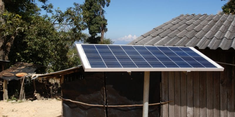 AFRIQUE : KawiSafi finance BioLite pour les kits solaires et les cuisinières écologiques ©Ralf Siemieniec/Shutterstock