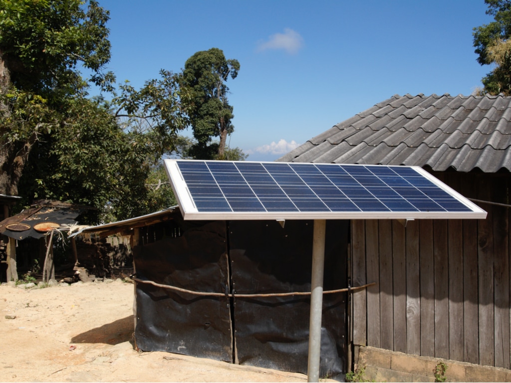 AFRIQUE : KawiSafi finance BioLite pour les kits solaires et les cuisinières écologiques ©Ralf Siemieniec/Shutterstock