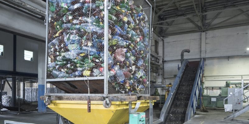 NIGERIA : le gouvernement met en service un centre de recyclage des déchets à Abuja©goldenporshe/Shutterstock