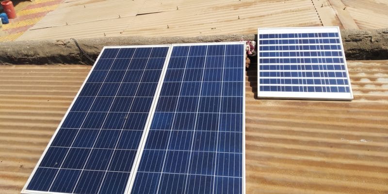NIGERIA : Lumos obtient 35 M$ de la DFC pour l’électrification via les kits solaires © HP Patel/Shutterstock
