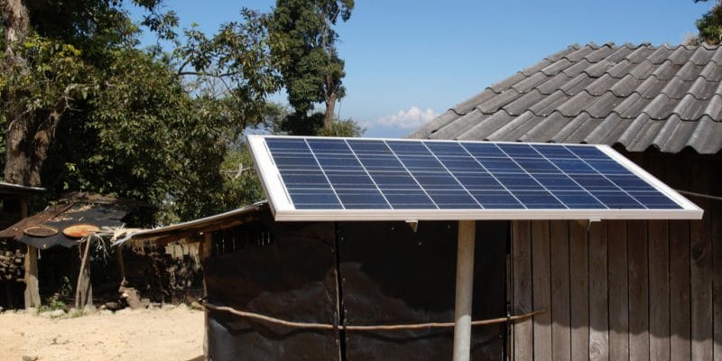 AFRIQUE : Greenlight obtient 90 M$ pour distribuer ses systèmes solaires domestiques©Ralf Siemieniec/Shutterstock