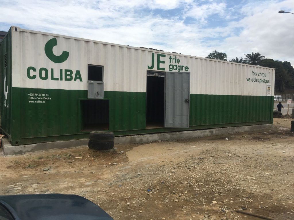 COTE D’IVOIRE : Coliba mise sur les kiosques pour la collecte des déchets plastiques ©Coliba