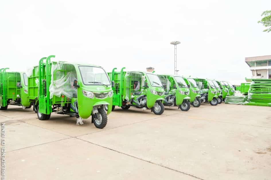 BENIN: SMEs receive 550 tricycles for waste collection from the great Nokoué© Government of Benin