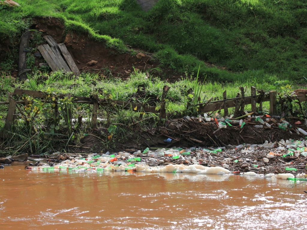 UGANDA: Coca-Cola and Tooro join forces against the pollution of the Mpanga River ©JordiStock/Shutterstock