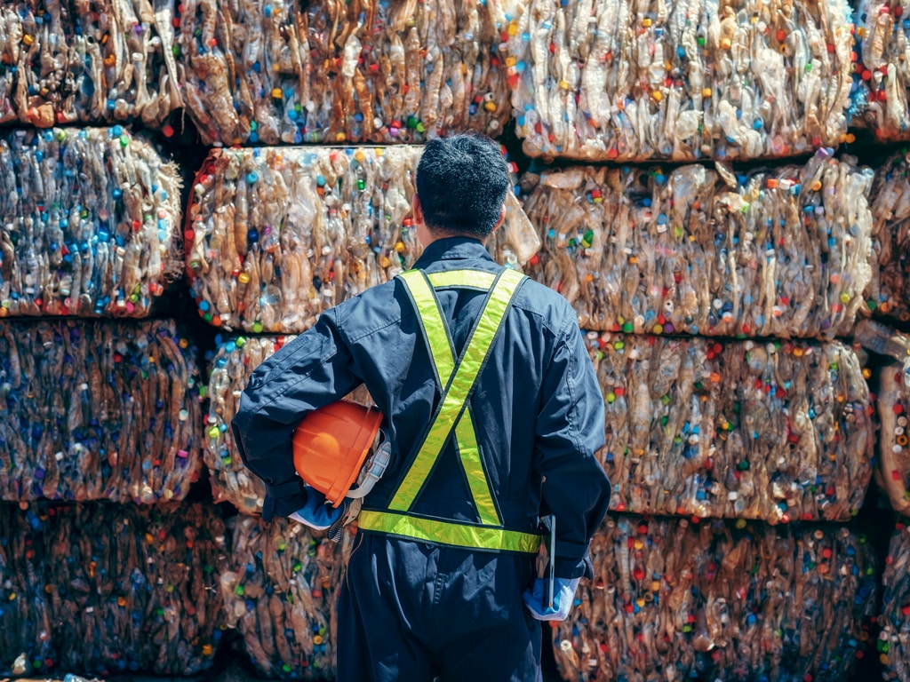 ÉGYPTE : Nestlé veut faciliter le recyclage du plastique via une plateforme en ligne ©Chanchai phetdikhai/Shutterstock
