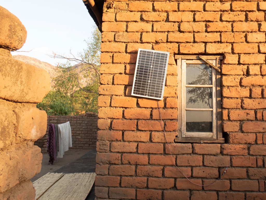ZAMBIA: Shequity finances WidEnergy for solar kits in rural areas©Warren Parker/Shutterstock