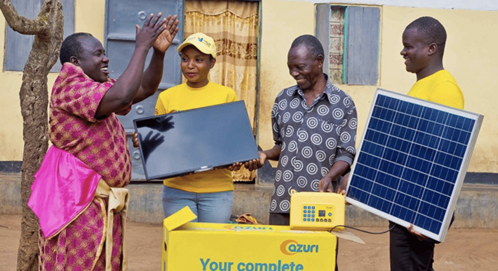 KENYA : Azuri lance TV400, un système de divertissement alimenté au solaire© Azuri Technologies