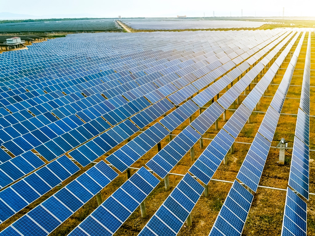 BENIN: Eiffage RMT obtains land for the Illoulofin solar power station (25 MWp)©Jenson/Shutterstock