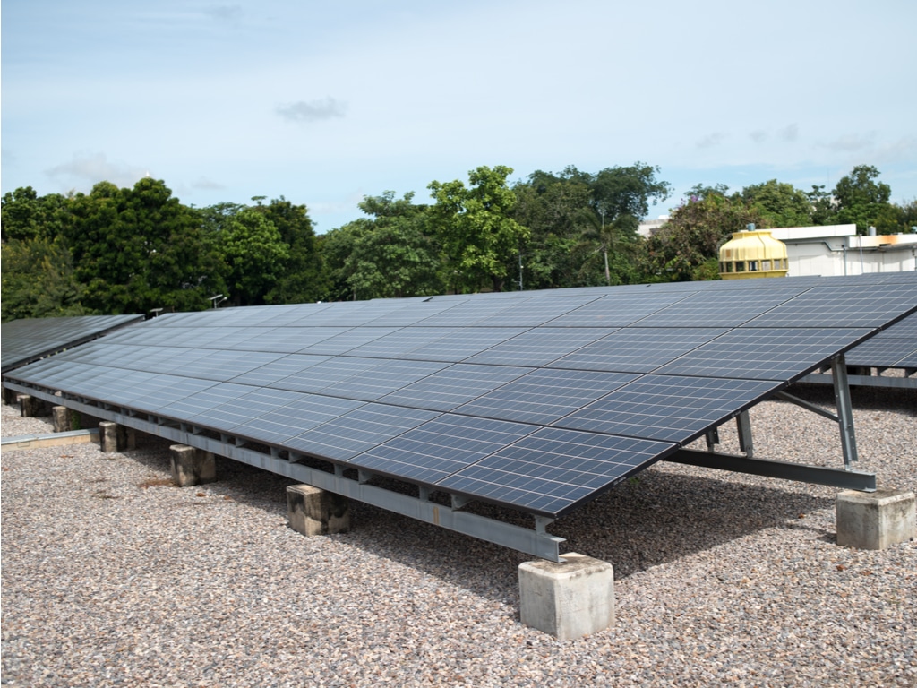 NIGERIA: a solar PV system to power the Sabon Birni hospital and mosque©TLpixs/Shutterstock