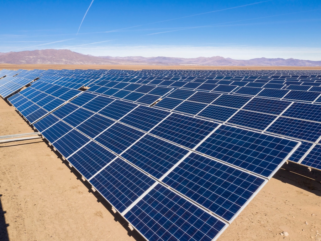 TUNISIA: the government launches a call for tenders for 70 MWp of solar energy©abriendomundo/Shutterstock