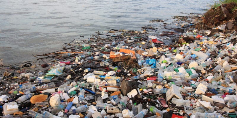 OUGANDA : Coca-Cola soutient de nouveau la collecte des déchets plastiques© Rich Carey/Shutterstock