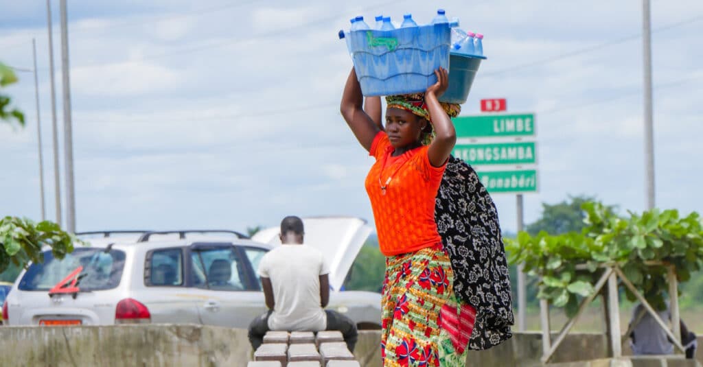 CAMEROUN : quelle politique pour le droit à l’eau ?©Sidoine Mbogni/Shutterstock
