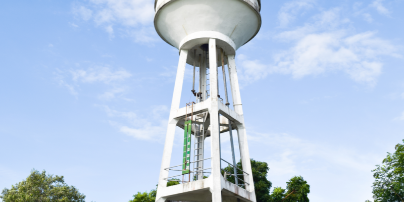 SENEGAL: Ofor provides the council of Touba Toul with a water tower©golf bress/Shutterstock