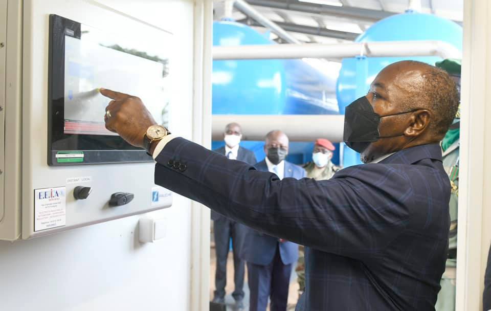 GABON : Ali Bongo inaugure une usine d’eau potable à Ntoum pour 32 500 foyers