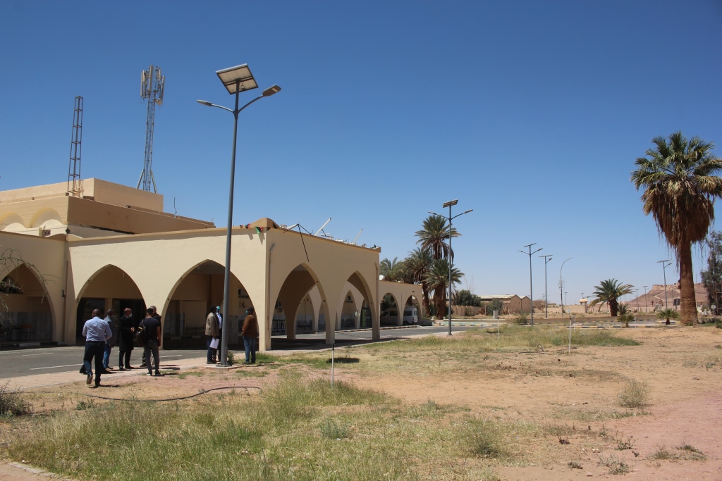 LIBYE : le Pnud installe 284 lampadaires solaires à l’aéroport de Sebha © PNUD