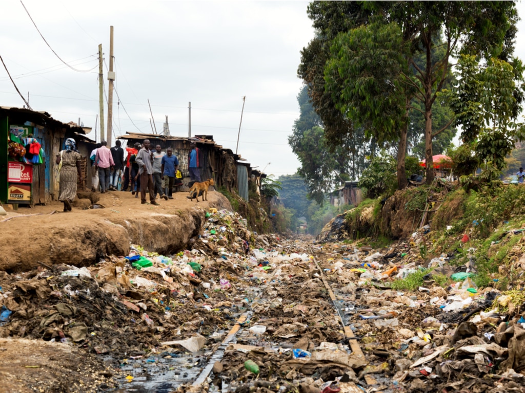 GHANA : Zoomlion met les médias à contribution pour une gestion efficace des déchets ©Nikolay Antonov/Shutterstock
