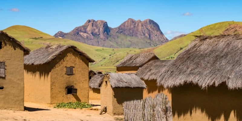 MADAGASCAR: OMDF subsidises 900,000 solar kits for rural areas© LouieLea/Shutterstock