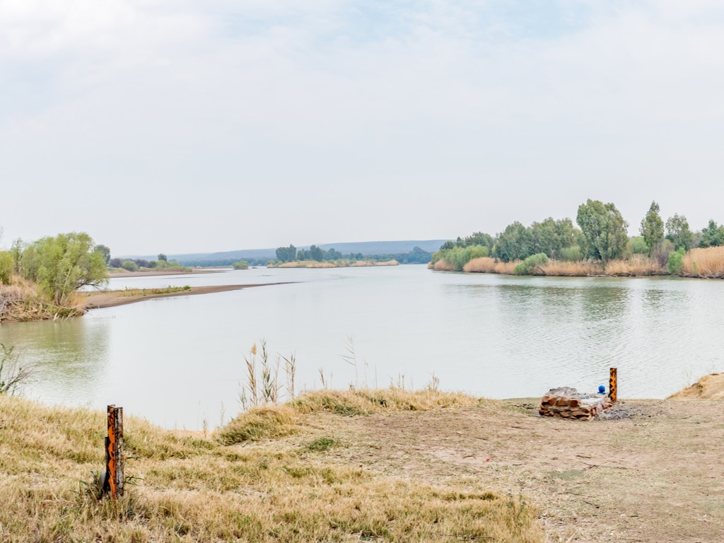SOUTH AFRICA: New hope for cleaning up the Vaal river? ©Grobler du Preez/Shutterstock