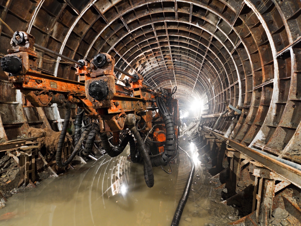 LESOTHO : un appel d’offres pour le tunnel de transfert d’eau vers le barrage de Katse©Oleg Totskyi/Shutterstock
