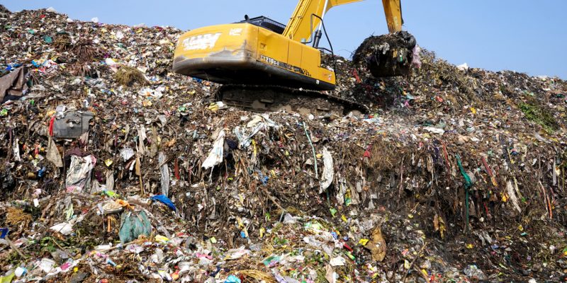 MALI: A campaign to remove 500,000 tonnes of waste from Bamako and Kati©CRS PHOTO/Shutterstock