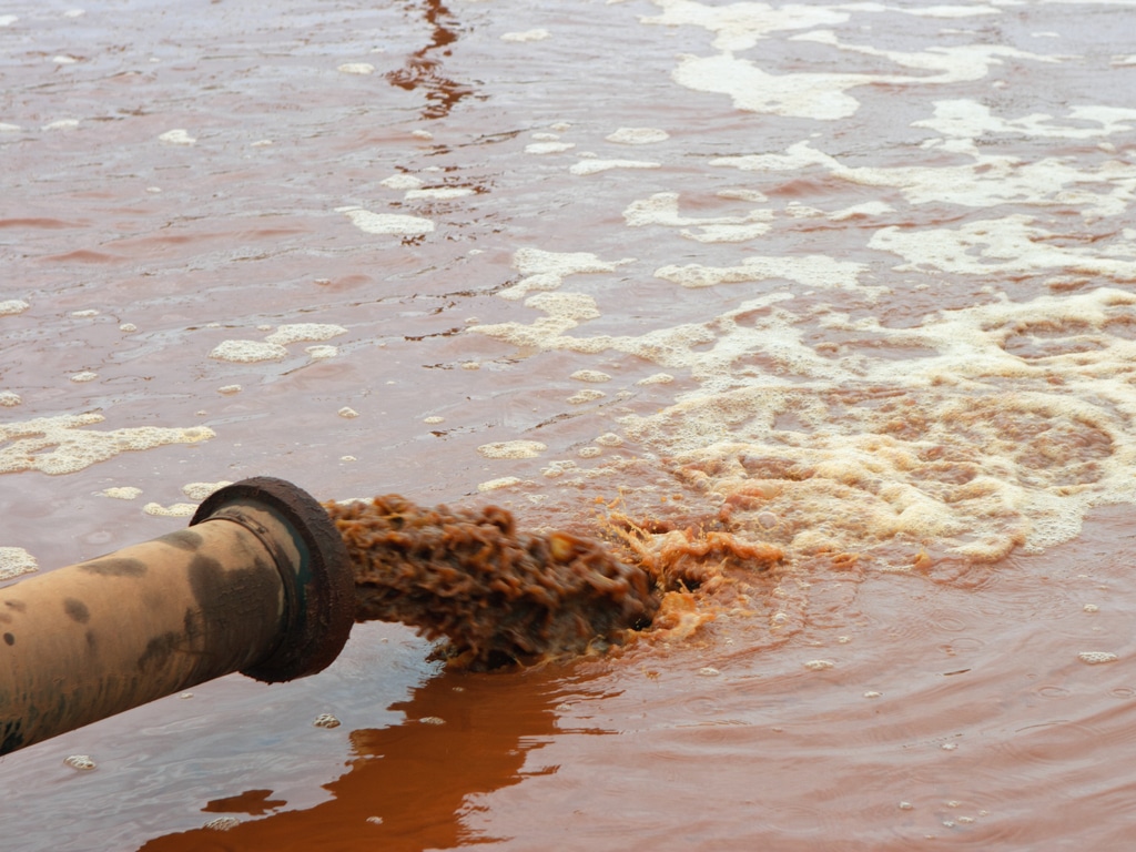 ÉGYPTE : un réseau pour surveiller la pollution de l’eau par les déchets industriels ©WvdMPhotography/Shutterstock