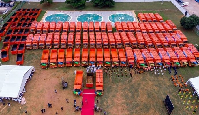 NIGERIA: A fleet of 102 trucks improves solid waste management in Lagos©LANWA