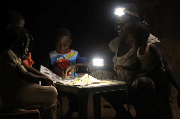GHANA : le chocolatier Lindt finance 69 000 kits solaires pour les cacaoculteurs © Lindt