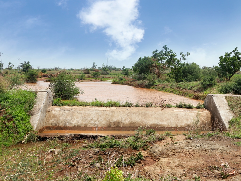 BURKINA FASO: Work begins on the Niangdo irrigation dam© S Nilofar/Shutterstock