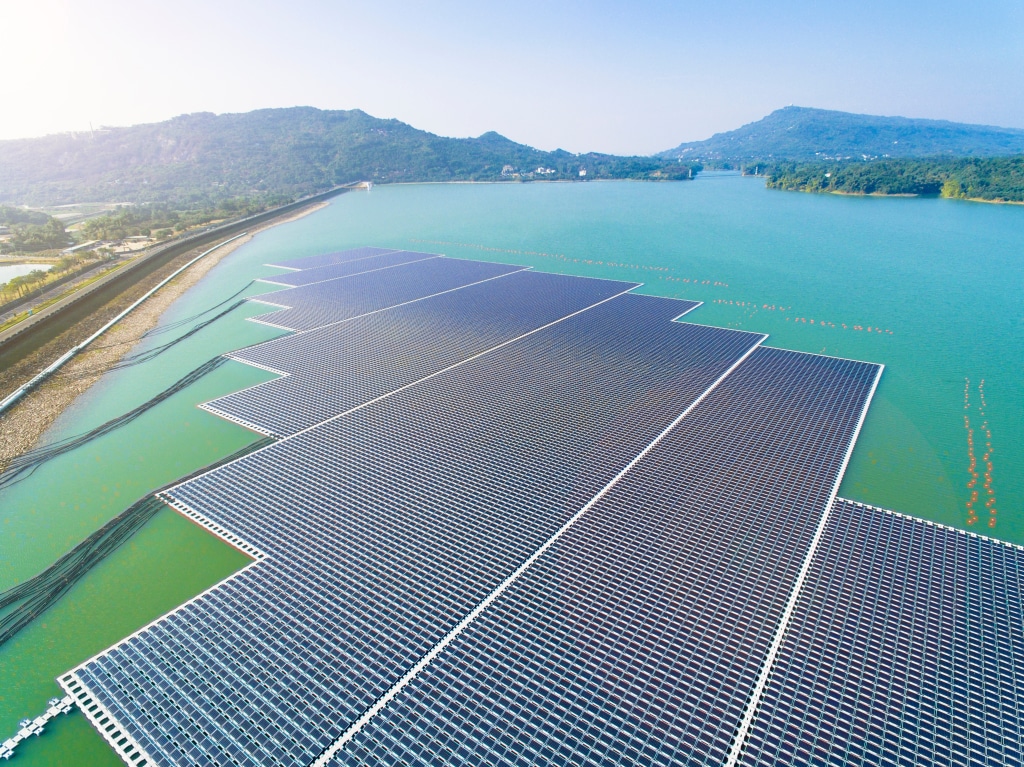 UGANDA: Swedfund finances floating solar power plants in several dams©Tom Wang/Shutterstock