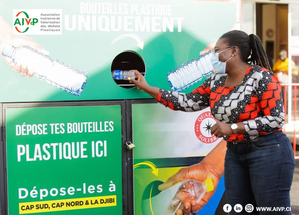 COTE D’IVOIRE : AIVP dote trois banlieues d’Abidjan d’unités de collecte du plastique©AIVP