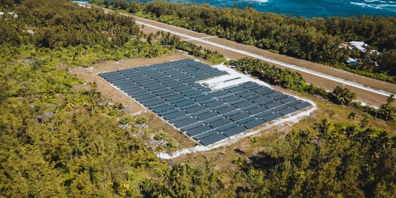 SEYCHELLES : une nouvelle centrale solaire fournit 90 % d’électricité de Desroches © State House Seychelles/Shutterstock