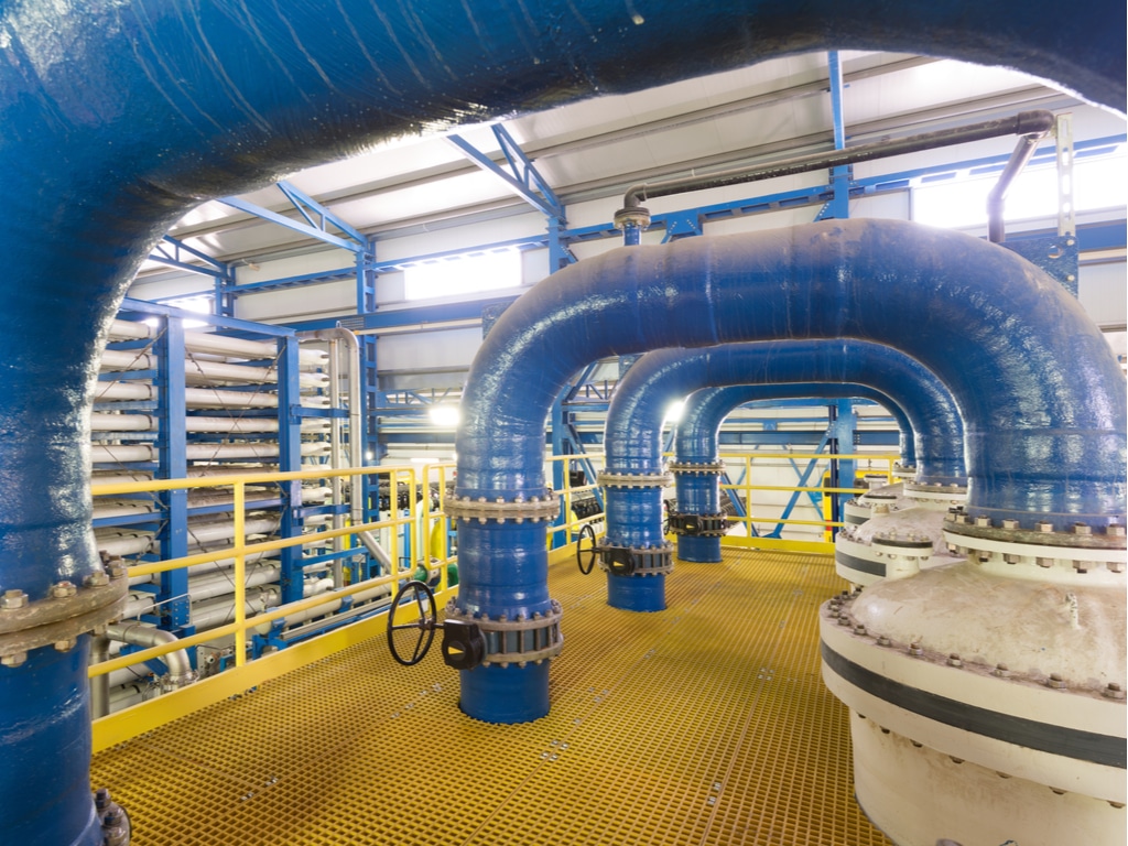 ALGÉRIE : le gouvernement relance la station de dessalement d’eau de mer de Zéralda©Jose Luis Stephens/Shutterstock