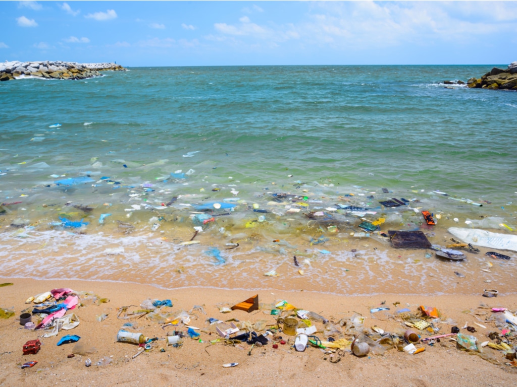 GHANA : la mobilisation de 4,3 Md$ permettrait d’éradiquer la pollution plastique©Take Photo/Shutterstock