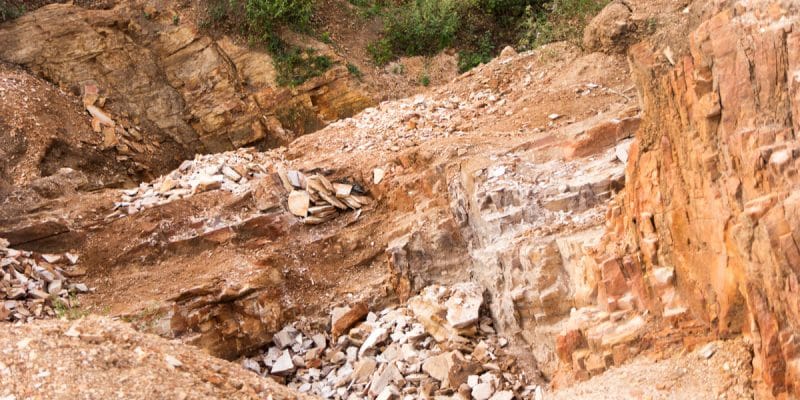 CAMEROON: the environmental disaster of the Tchipou quarry©Adam Jan Figel/Shutterstock