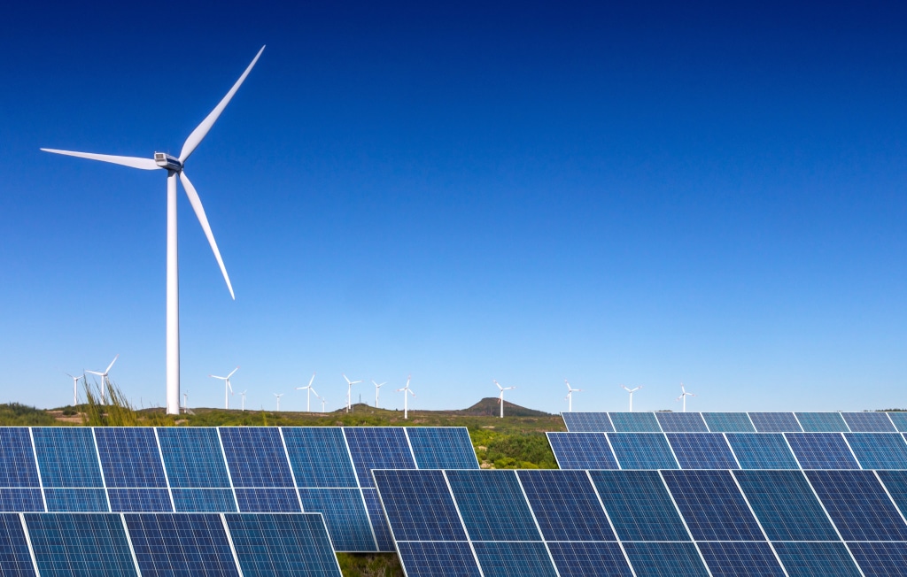 AFRICA: FinDev Canada invests $13 million in EEGF for clean energy access© AlenKadr/Shutterstock