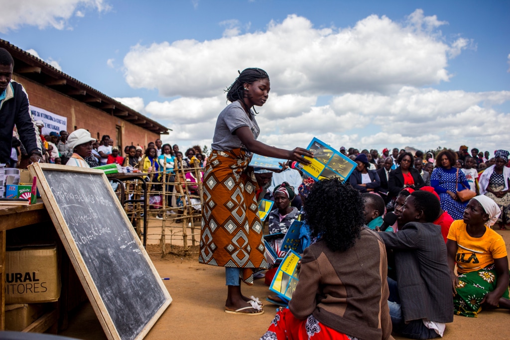 SENEGAL: DP World and Barefoot College train women in solar energy in Toubab Dialaw ©Ivan Folio de Shutterstock