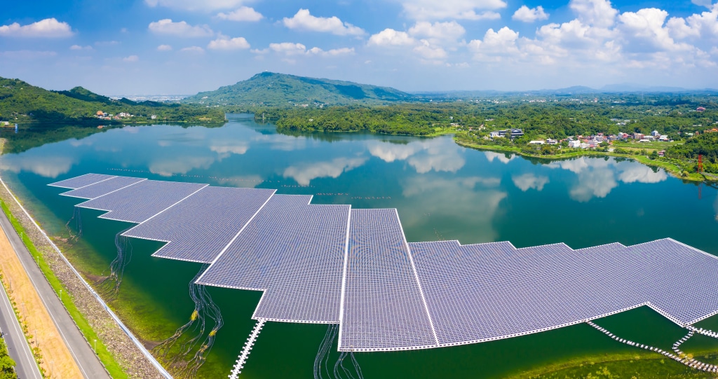 IVORY COAST: a tender for the Kossou floating solar power plant ©Tom Wang/Shutterstock