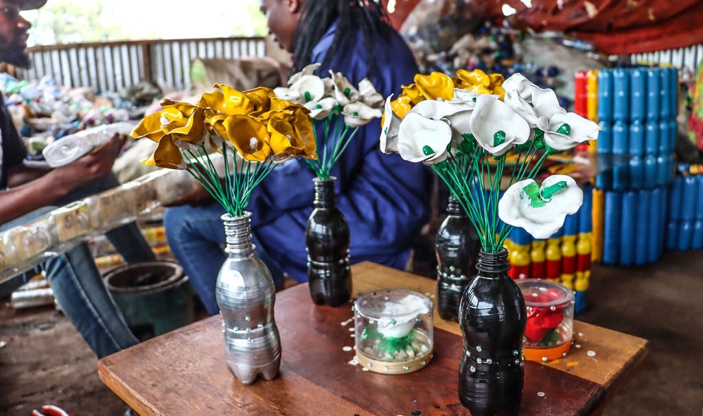 RDC : maisons, tableaux, paniers..., Plastycor redonne vie aux déchets de Bukavu ©ONU