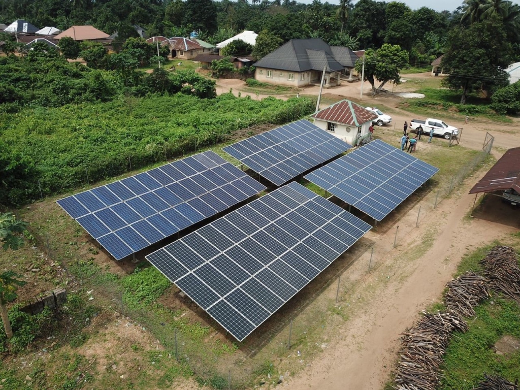 NIGERIA : l’UE et Berlin subventionnent l’électrification via les mini-grids verts © REA
