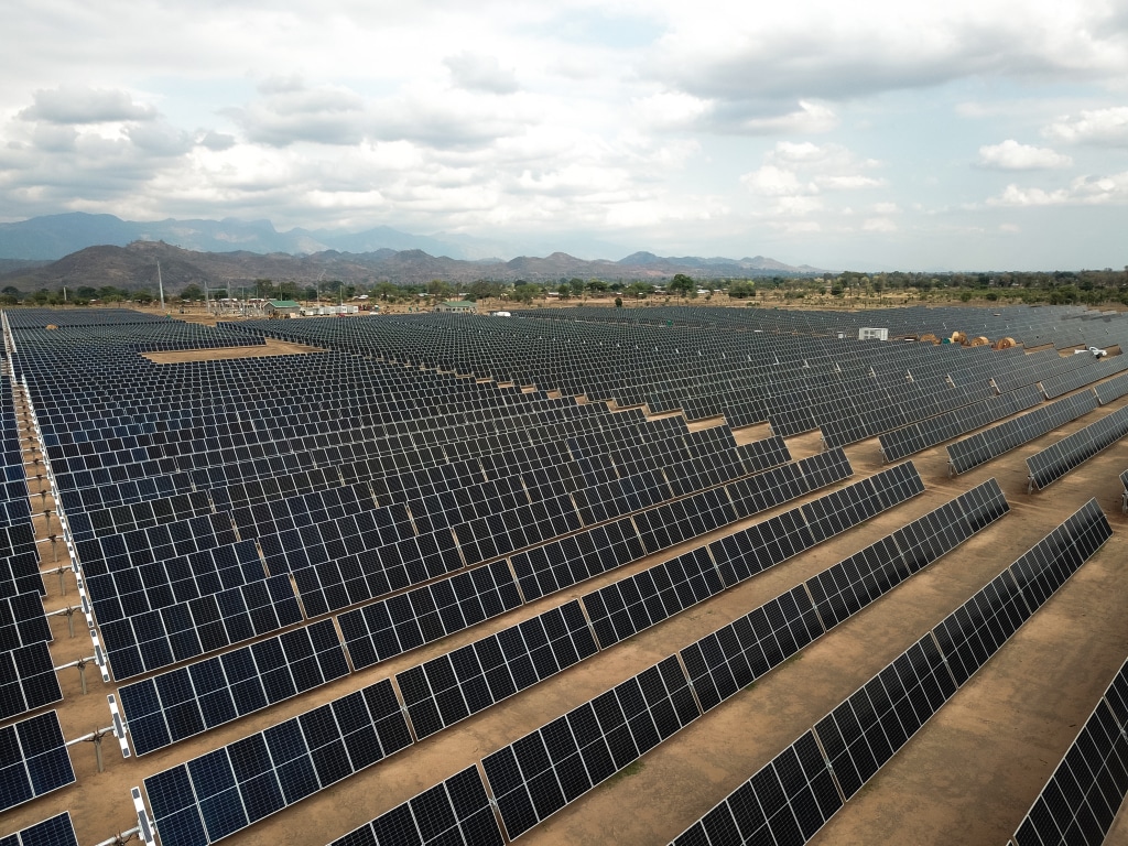 AFRIQUE : 164 M$ de la BAD pour les énergies renouvelables décentralisées dans 6 pays ©Tukio/Shutterstock