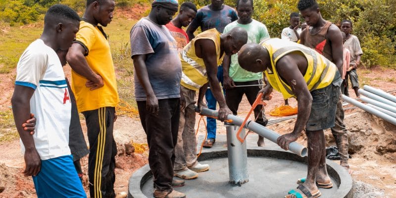 BURKINA FASO : un appel d’offres pour 13 systèmes d’approvisionnement en eau potable©Oni Abimbola/Shutterstock