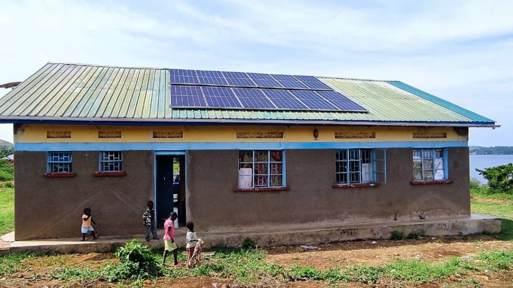 AFRICA: Power Africa supports the solarisation of 245 clinics in 5 countries © Power Africa