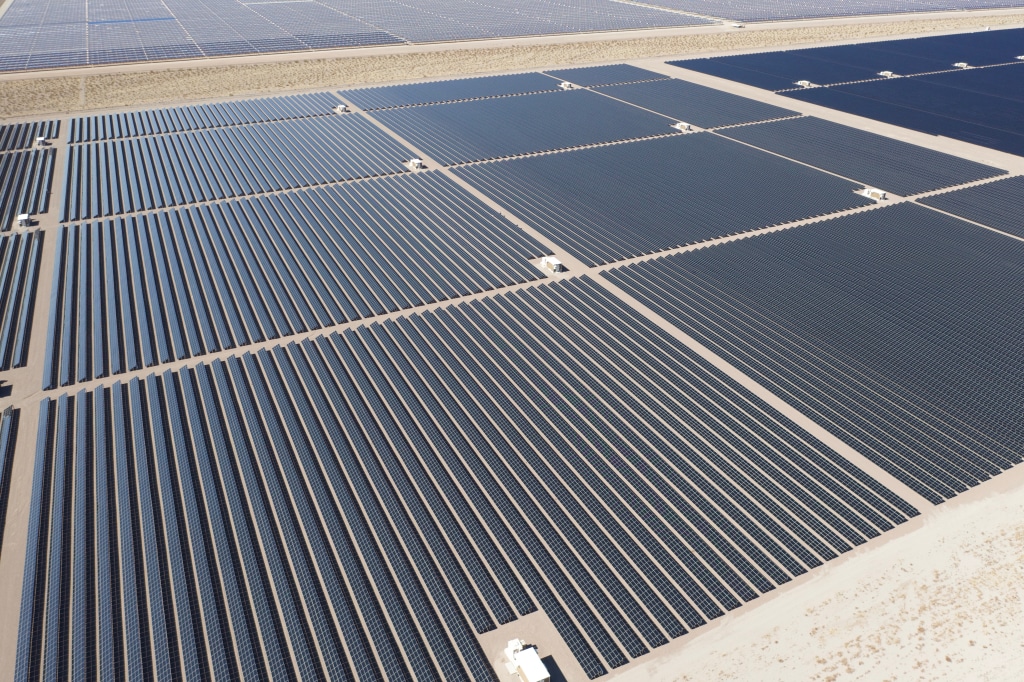 ÉGYPTE : Lumika s’engage à investir 93 M$ pour fournir du solaire au cimentier Lafarge© Michael M. Andersen/Shutterstock