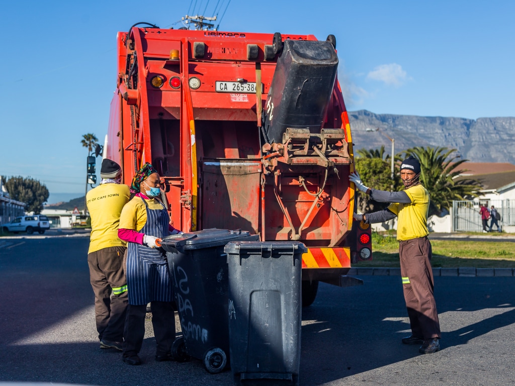 SOUTH AFRICA: State strengthens waste collection in 20 cities © Chadolfski/ Shutterstock