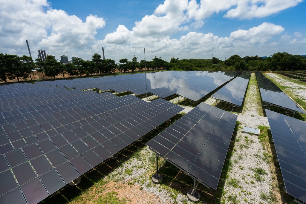 AFRICA: New financial innovation centre for renewable energy ©PINYO PROMPRASERT/Shutterstock