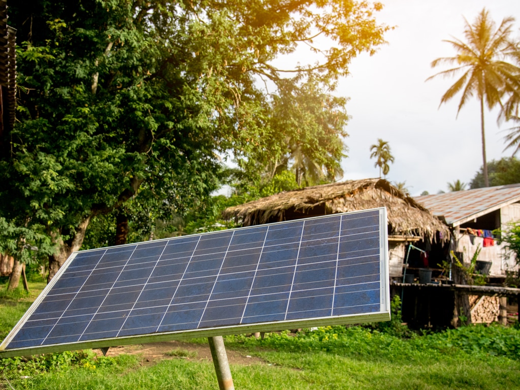 CÔTE D’IVOIRE : face aux aléas climatiques, Orange mise sur la durabilité©Theeraphong/Shutterstock