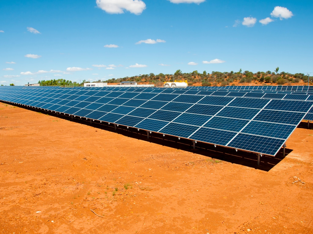 GABON : Solen lance le chantier de la centrale solaire de 120 MWc d’Ayémé Plaine©Adwo/Shutterstock